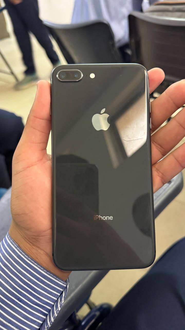 Apple iPhone 8 4