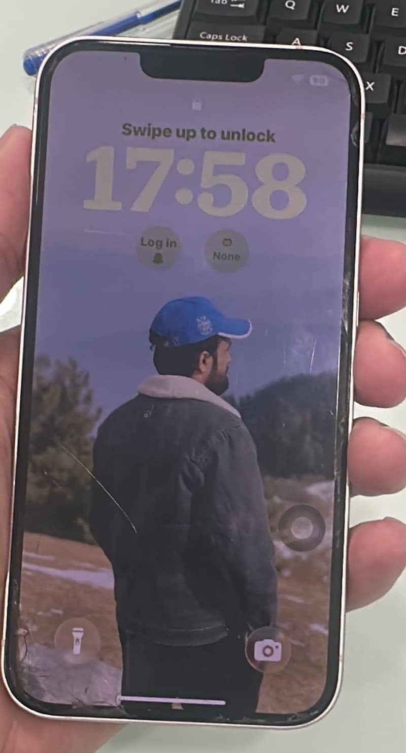 Apple iPhone 13 0