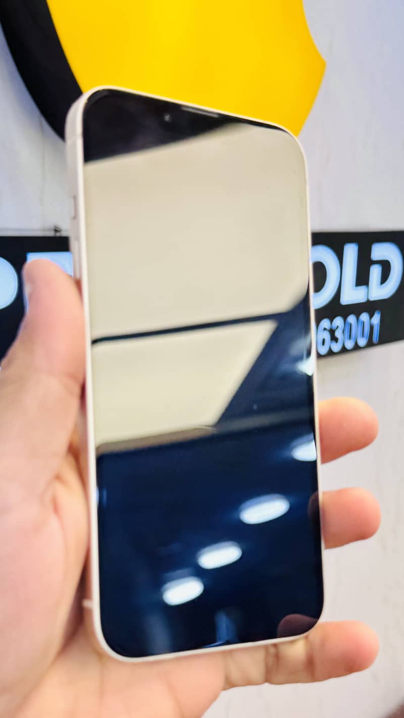 Apple iPhone 13 1
