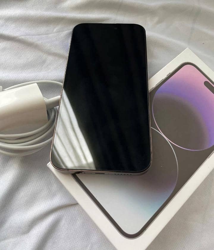 Apple iPhone 14 Pro Max 1