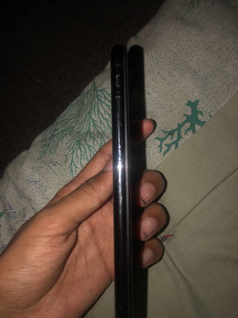 Apple iPhone X 5