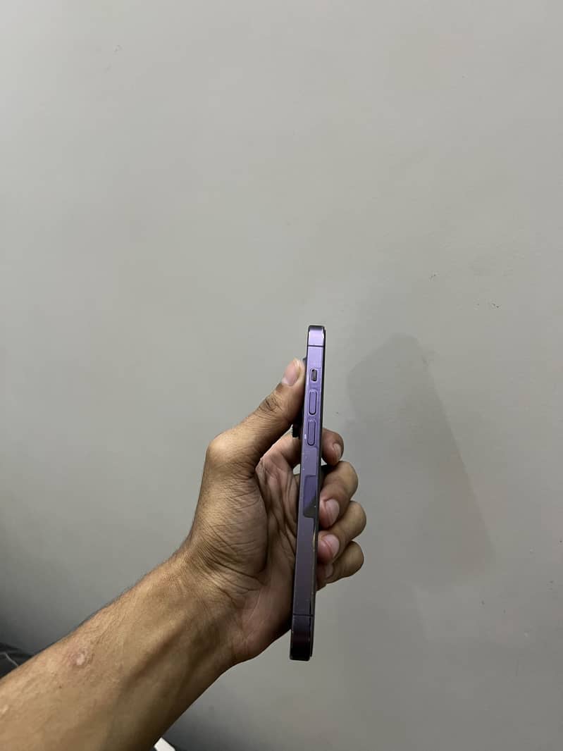 Apple iPhone 14 Pro 0
