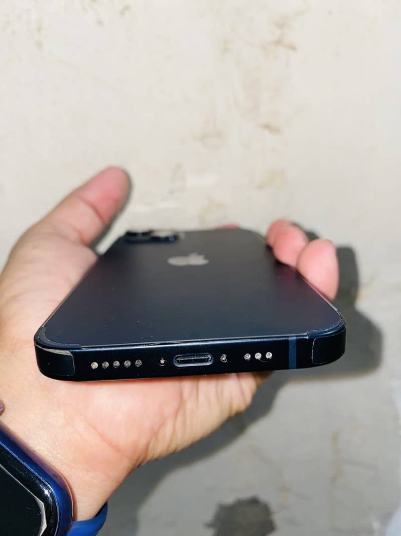 Apple iPhone 13 1