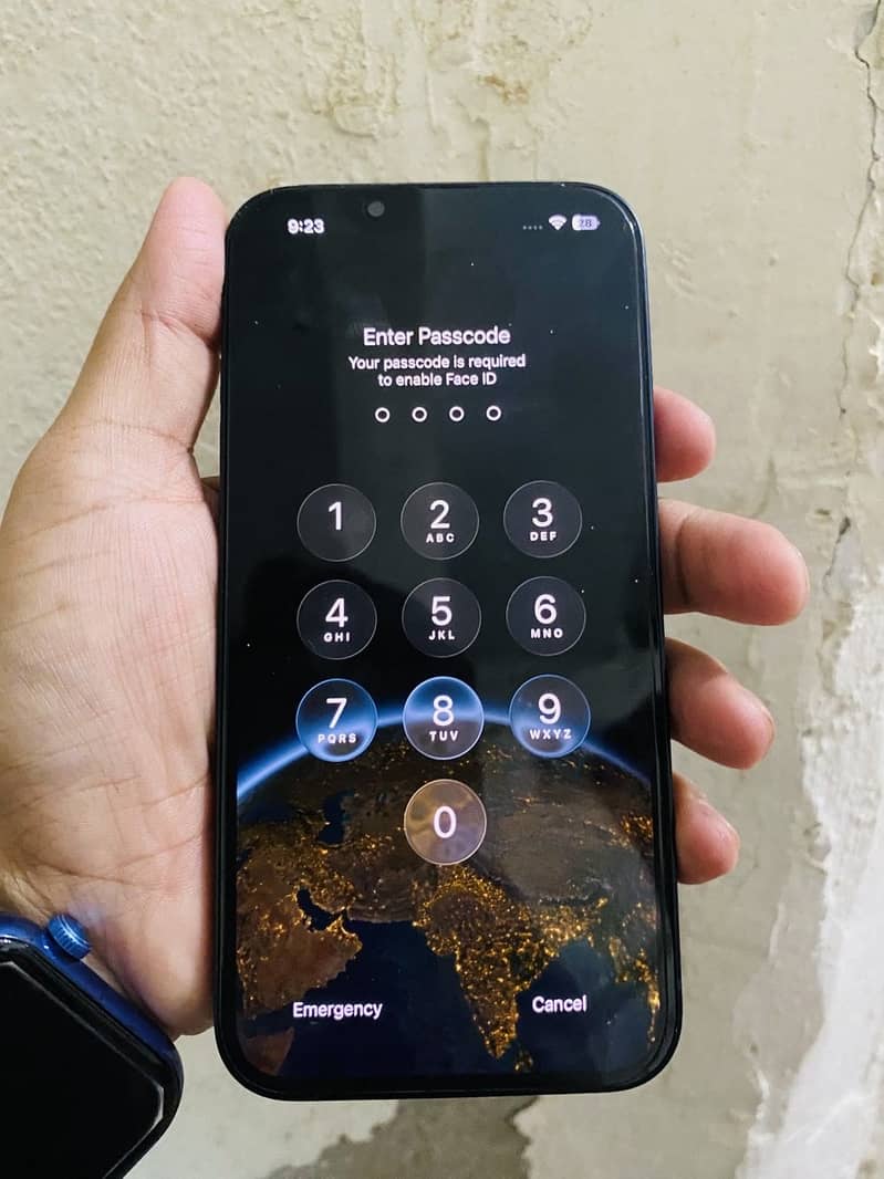 Apple iPhone 13 2