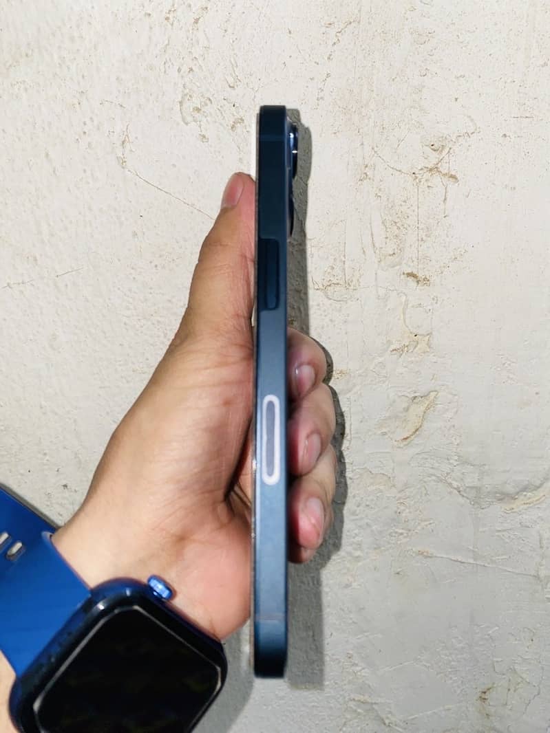 Apple iPhone 13 3