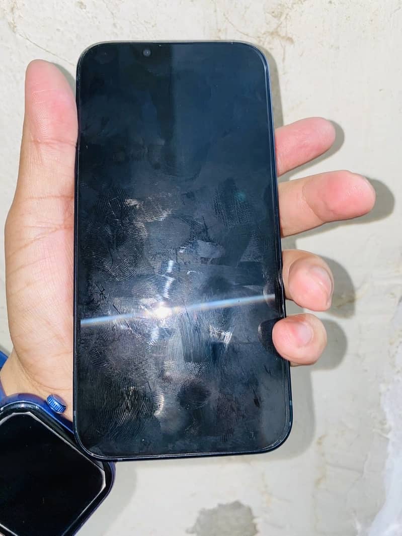 Apple iPhone 13 6
