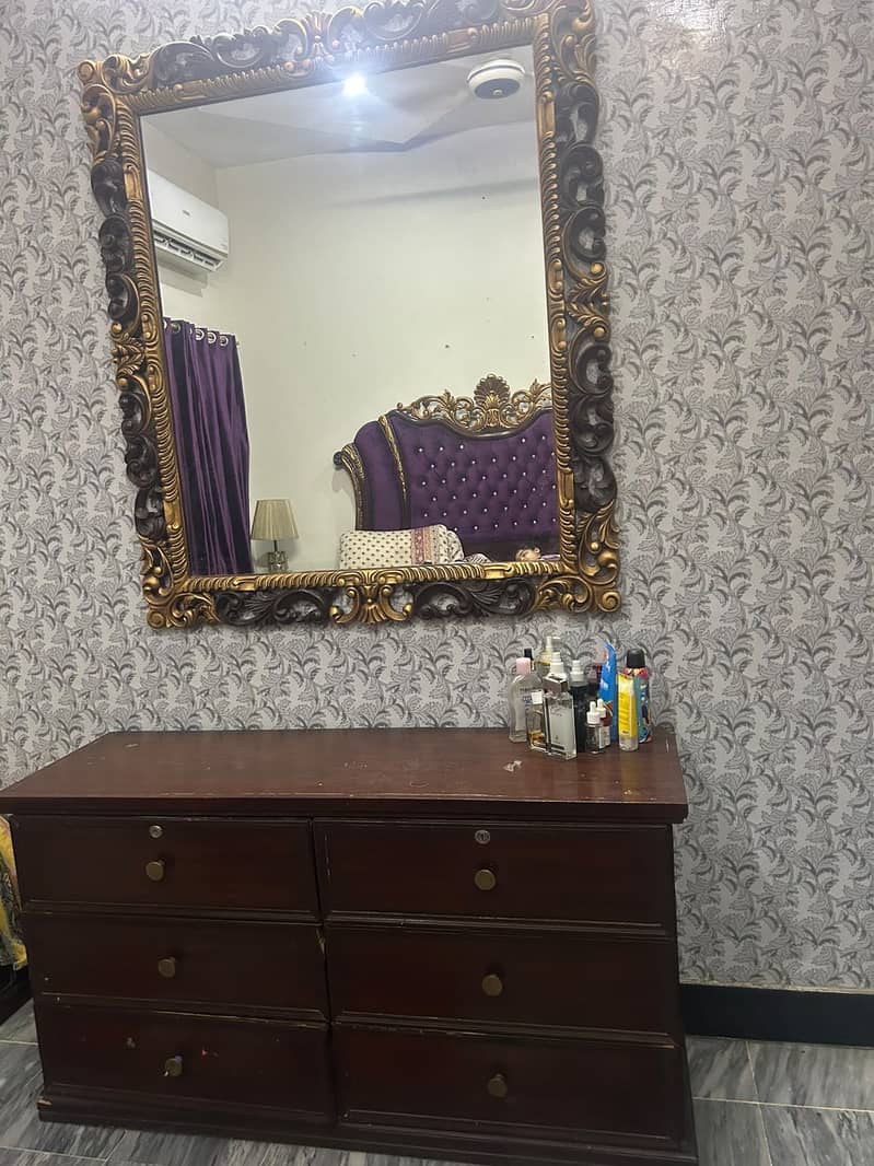 dressing with mirror 1