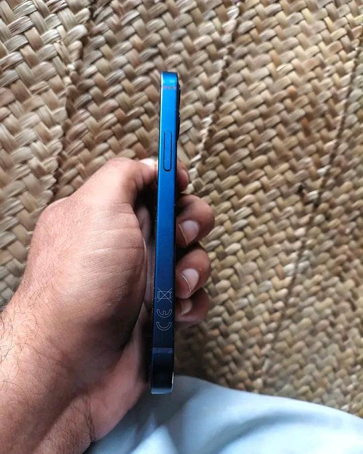 Apple iPhone 12 mini 3