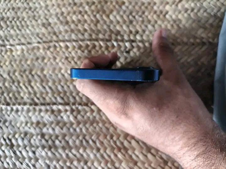 Apple iPhone 12 mini 6