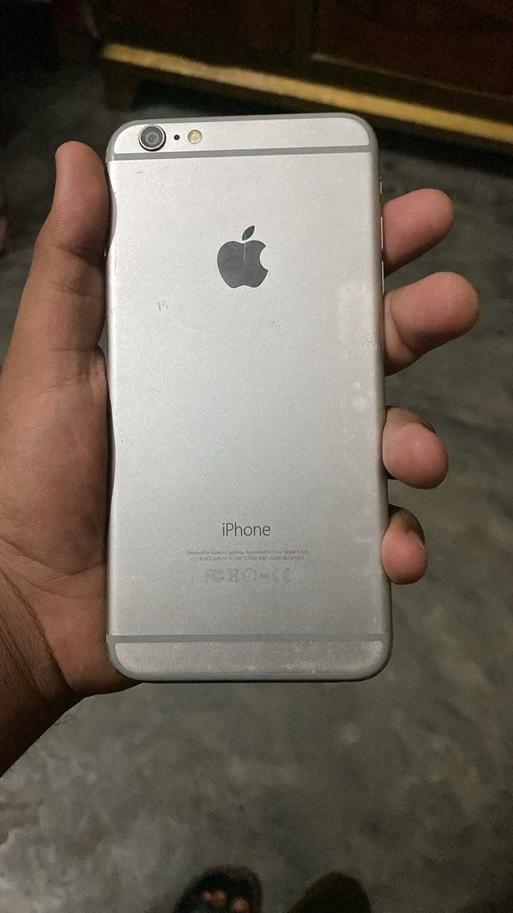 Apple iPhone 6 Plus 1