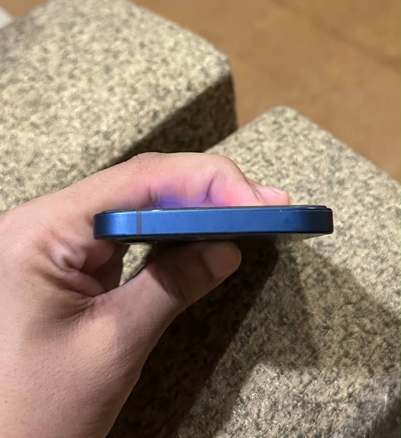 Apple iPhone 12 2