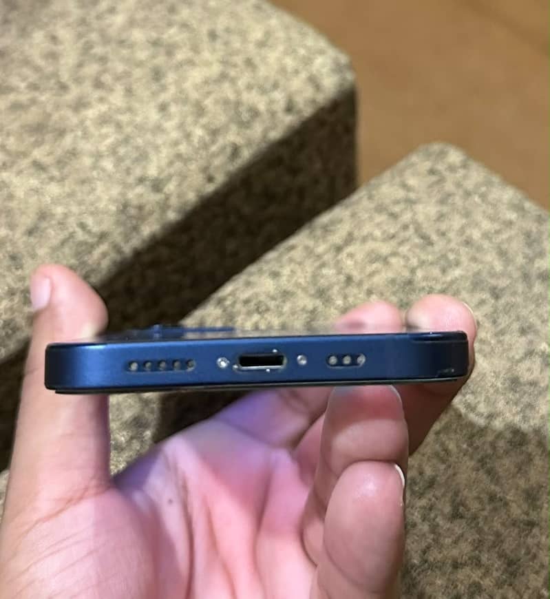 Apple iPhone 12 3
