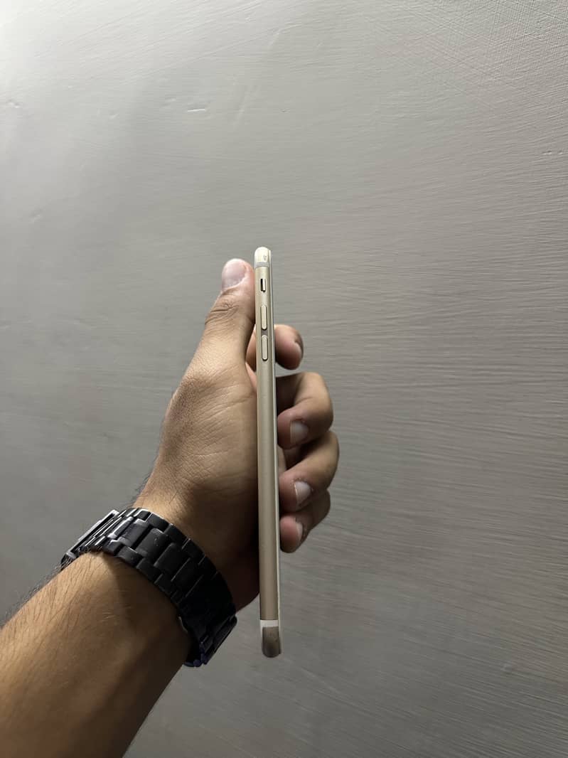 Apple iPhone 6 Plus 4
