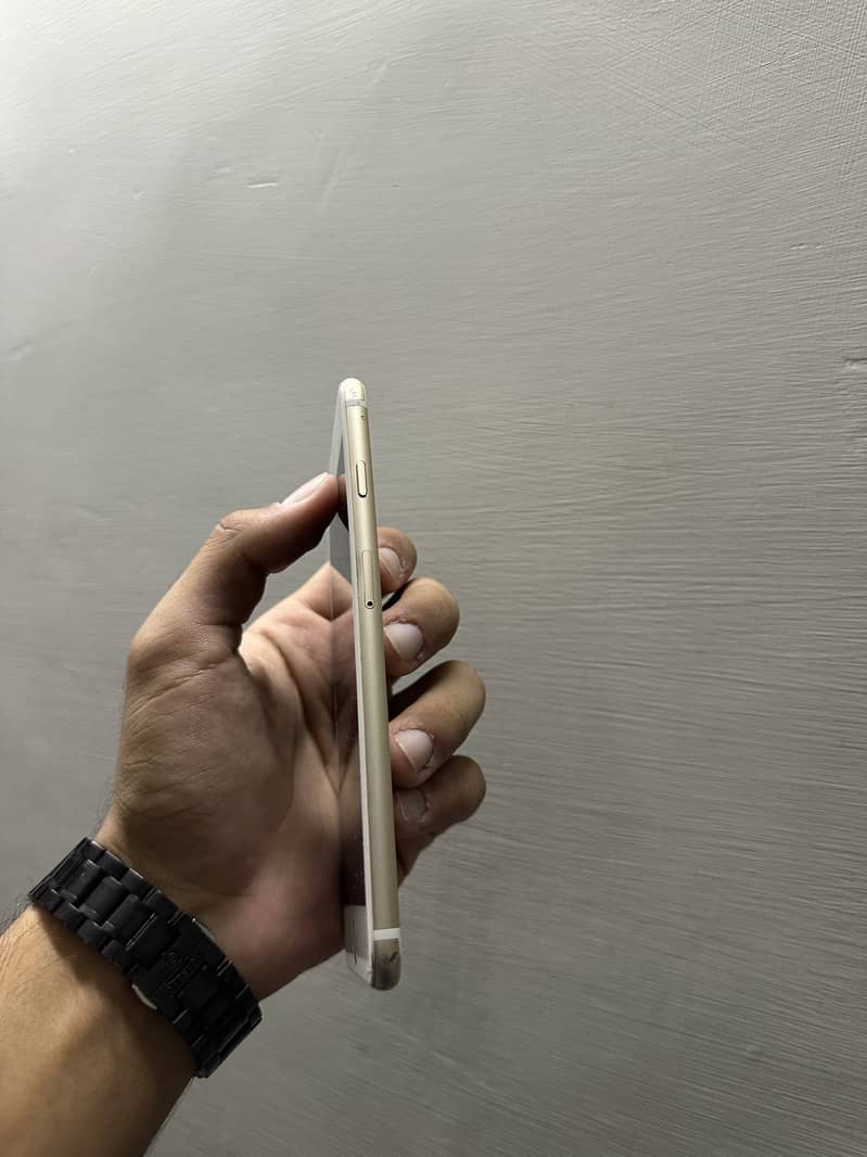 Apple iPhone 6 Plus 5