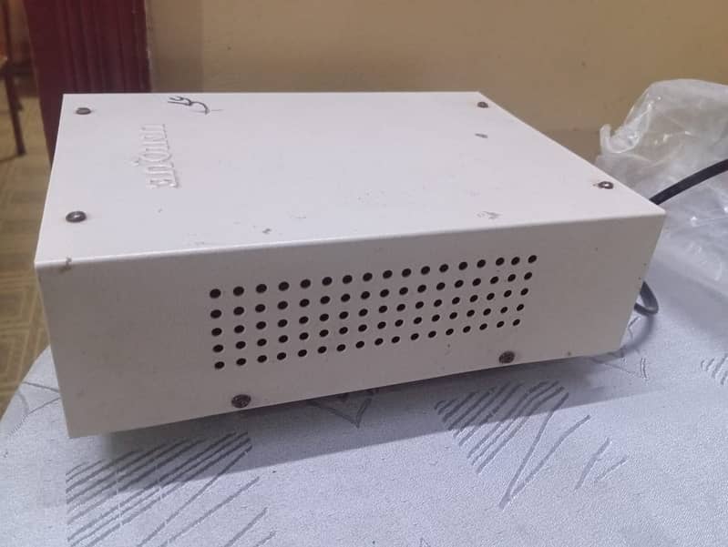 STABLIZER 3,600 WATT 1