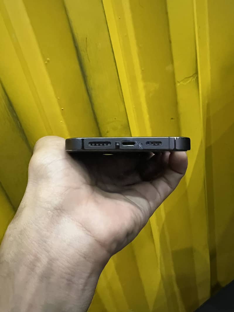 Apple iPhone 14 Pro Max 3