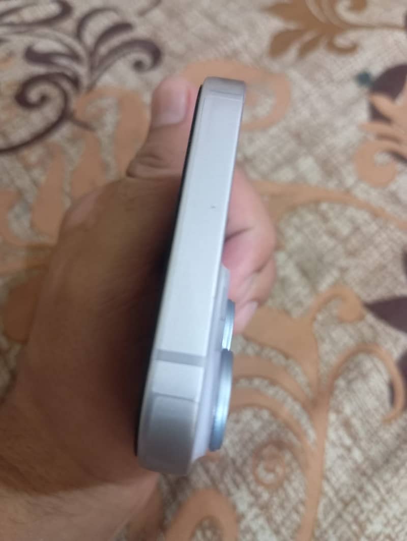 Apple iPhone 14 6