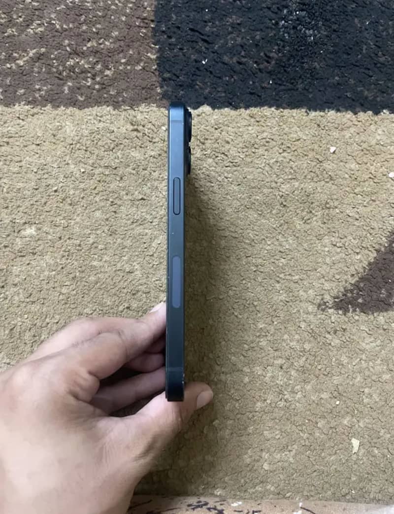 Apple iPhone 14 3