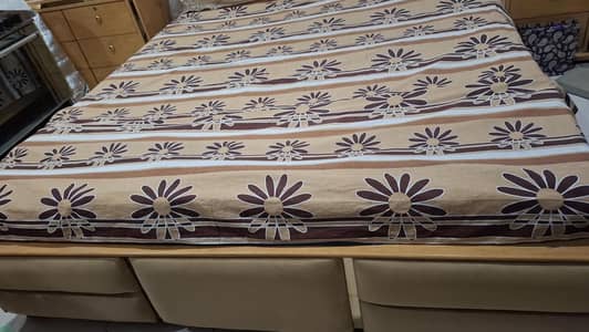 brand new bedset 6 months used