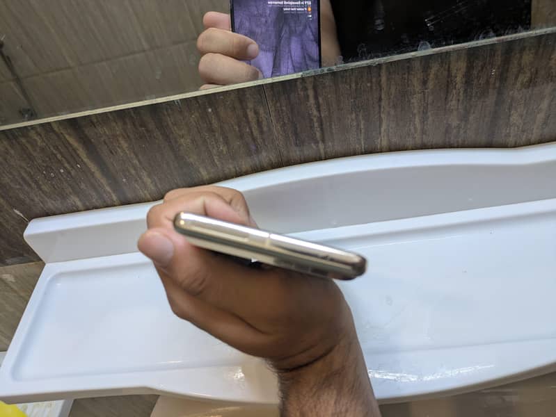 Google Pixel 7 Pro (Dot Panel) 2