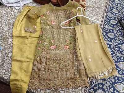 Beautiful Fancy Embroidered 3 Piece Suit Small
