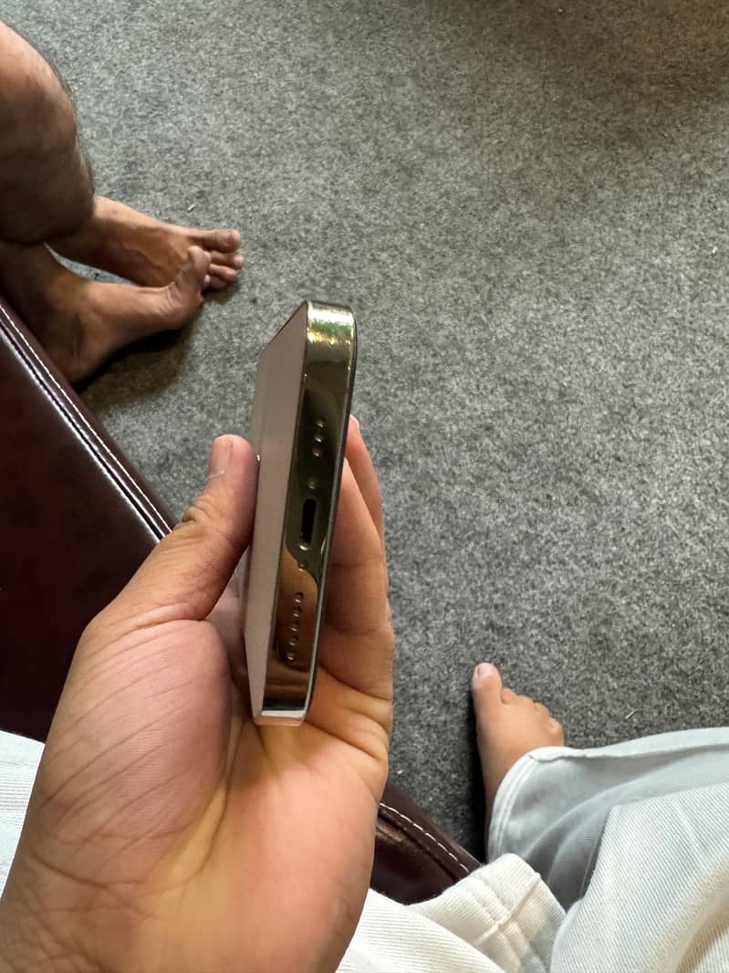 Apple iPhone 13 Pro 6