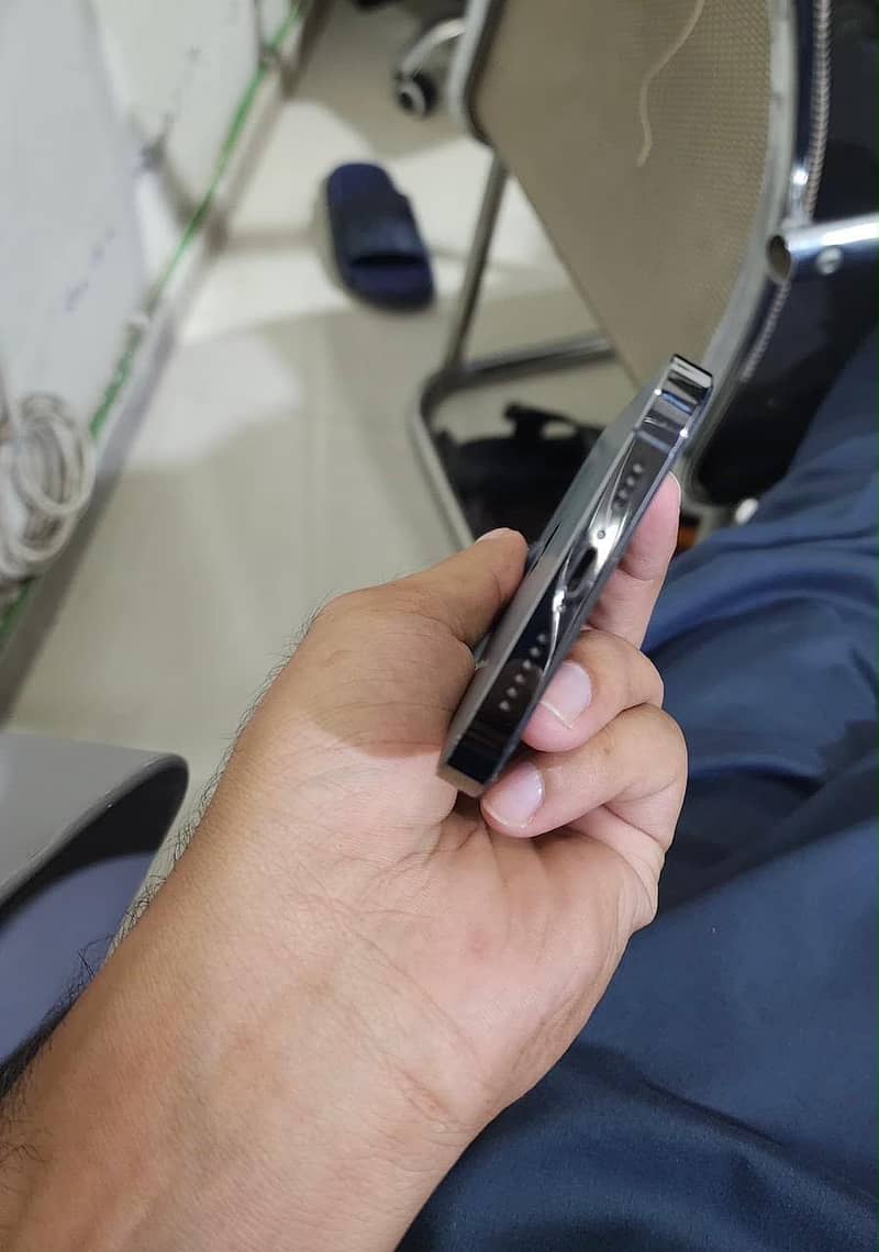 Apple iPhone 13 Pro Max 1