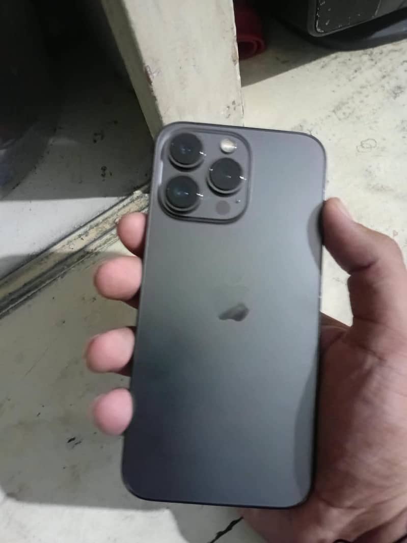 Iphone 13 pro in pristine condition 0