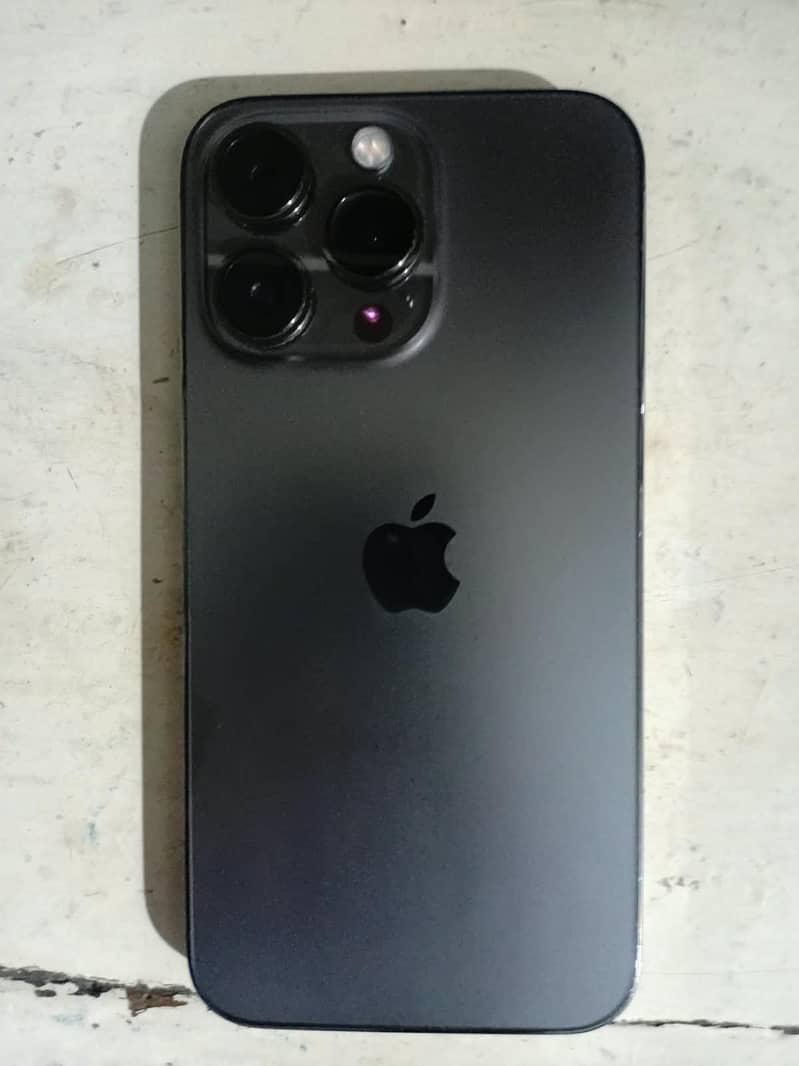Iphone 13 pro in pristine condition 2