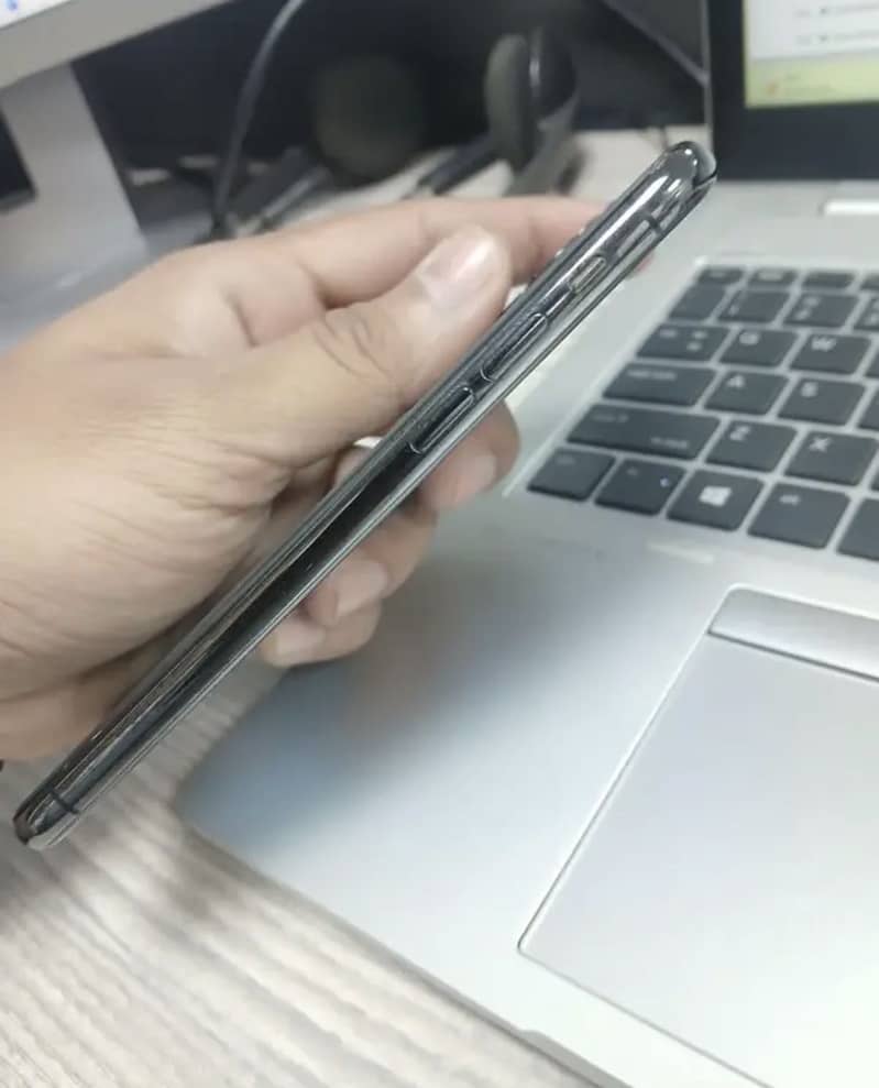 Apple iPhone 11 Pro 1