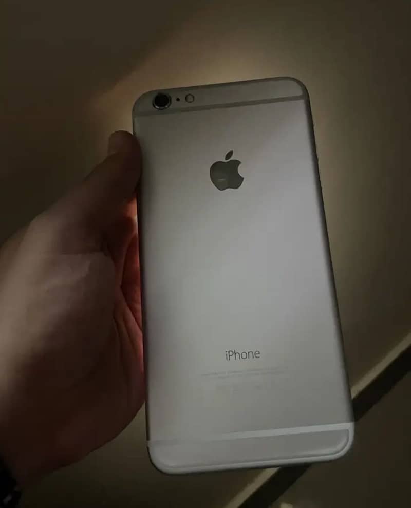 Apple iPhone 6 Plus 1