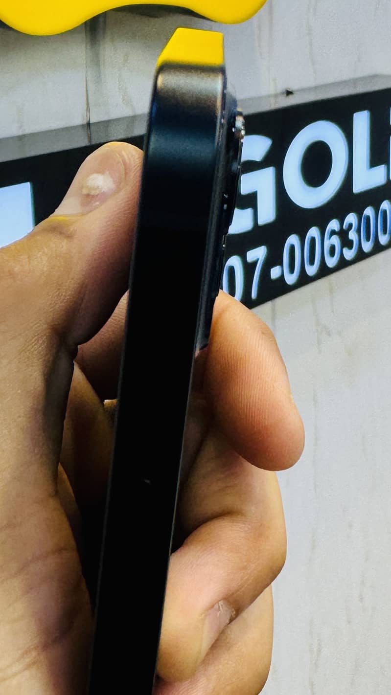 Apple iPhone 13 5
