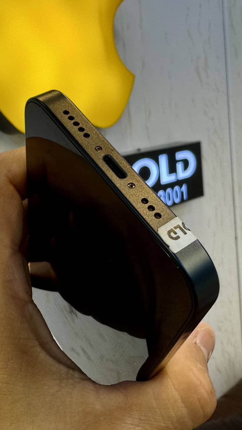 Apple iPhone 13 9