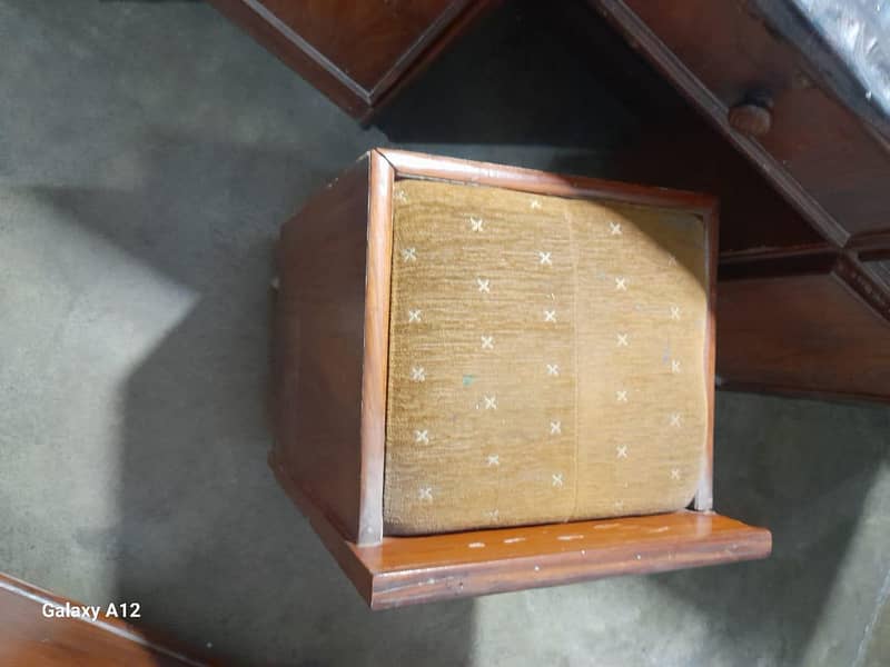 Dressing table with large mirror,good condition 5