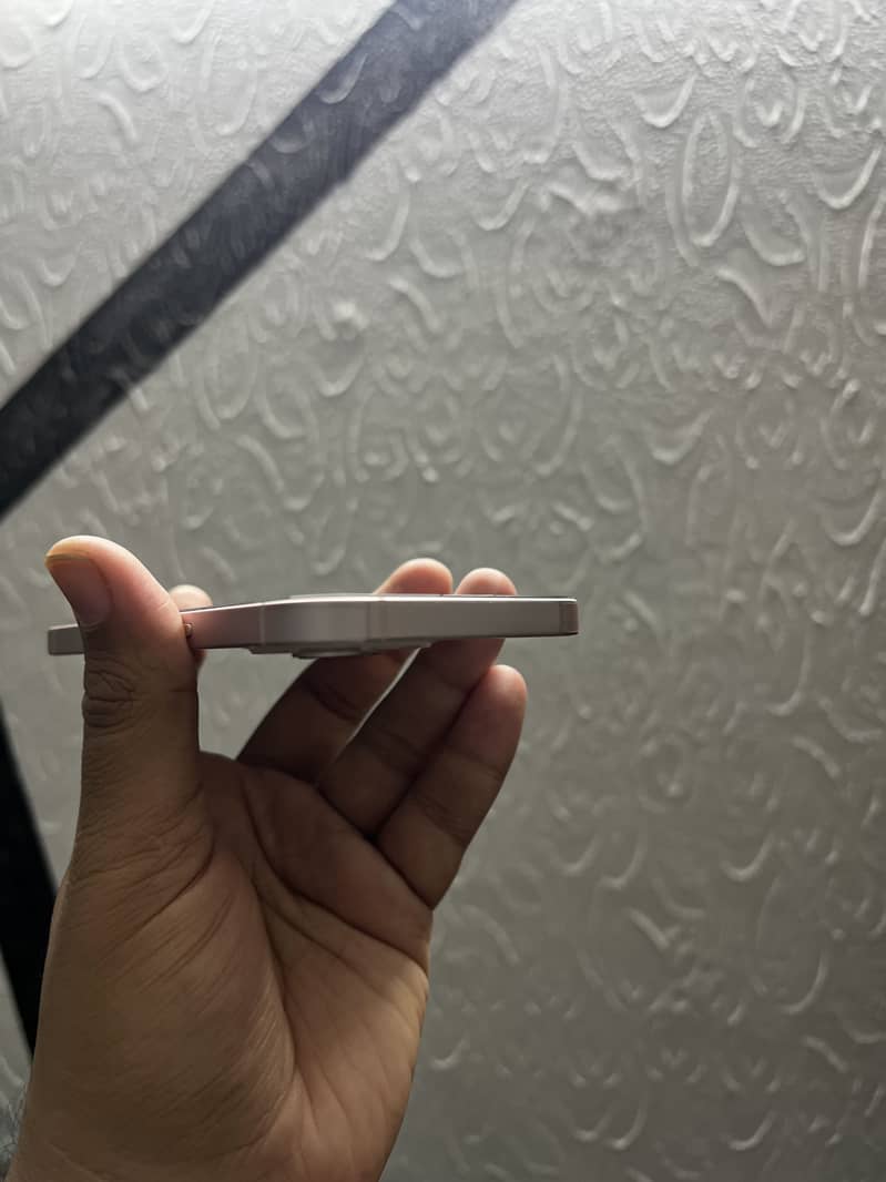 iPhone 13 7