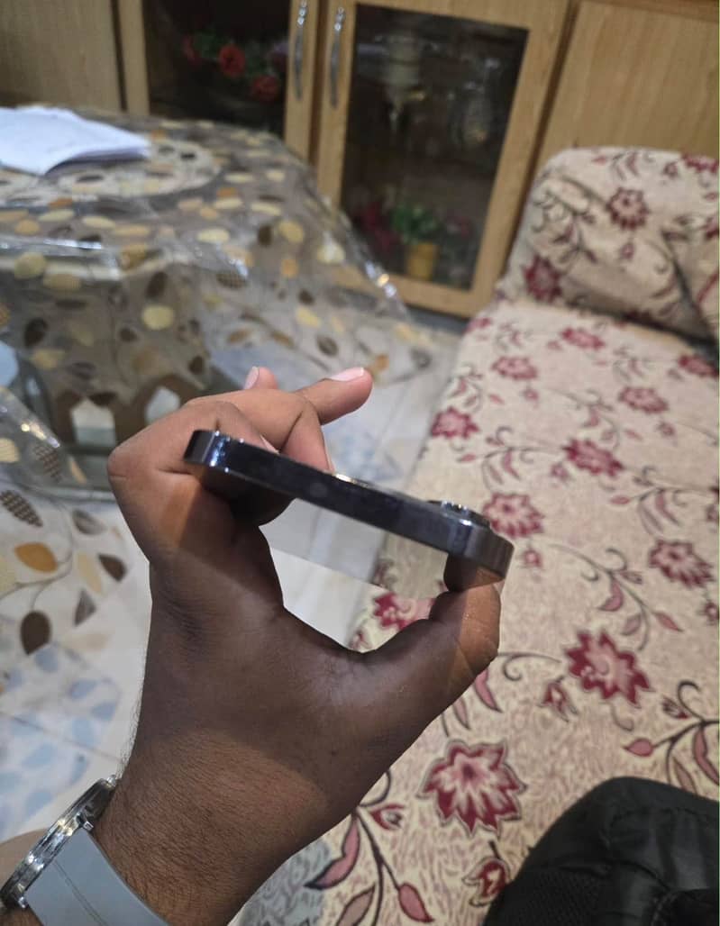 iphone 14 pro max 3