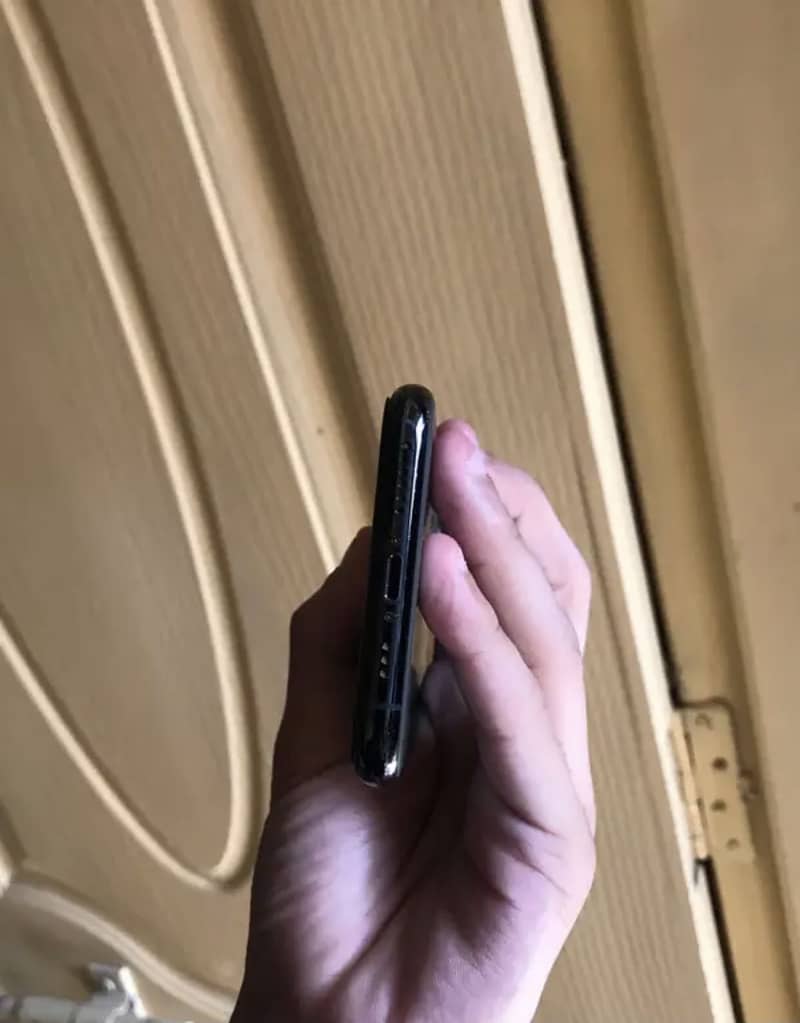 Apple iPhone 11 Pro 7