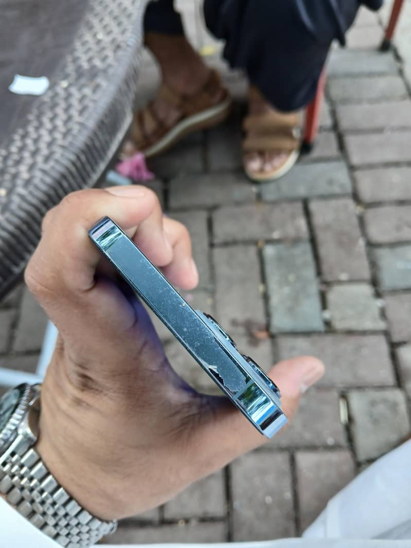 Apple iPhone 13 Pro Max 1