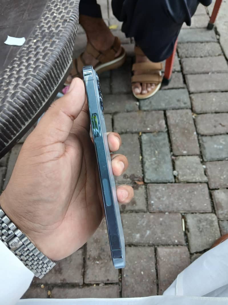 Apple iPhone 13 Pro Max 5