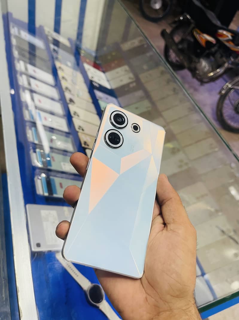 Tecno CAMON 20 0