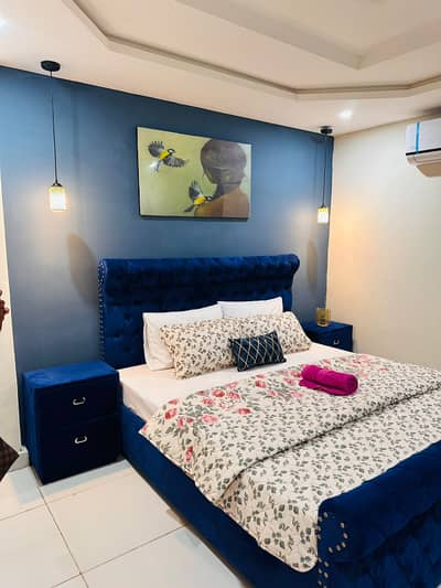 Daily basis 2 bad room furnished apartment and weekly available in Islamabad