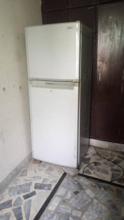 jambi fridge bilkul ok urgent sale