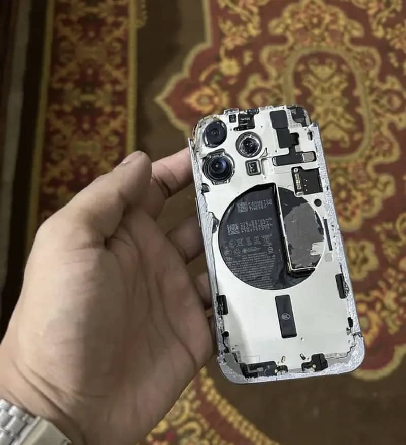 Apple iPhone 15 Pro 0