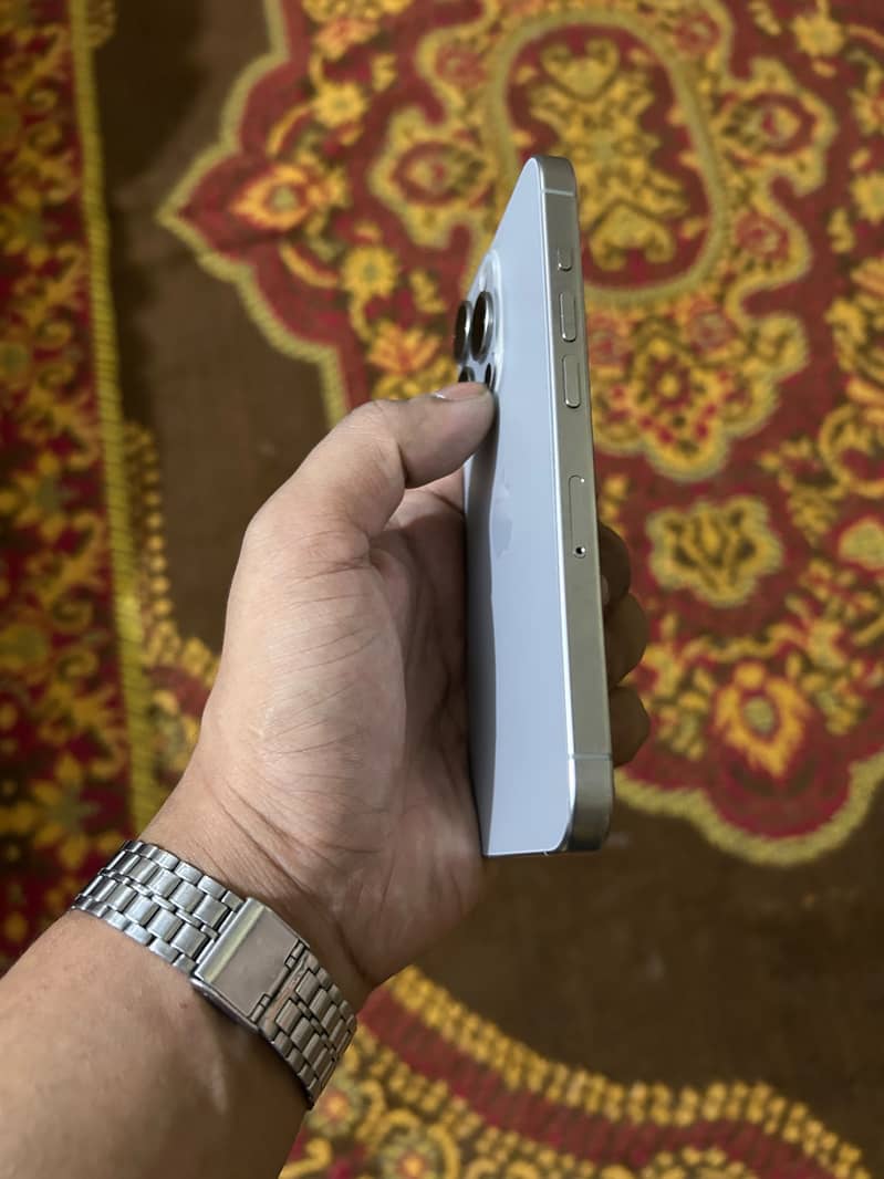 Apple iPhone 15 Pro 2