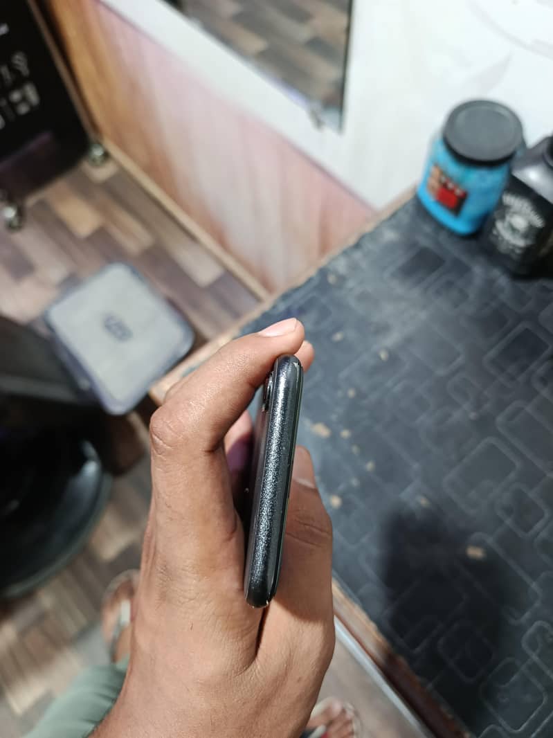 Apple iPhone X 3