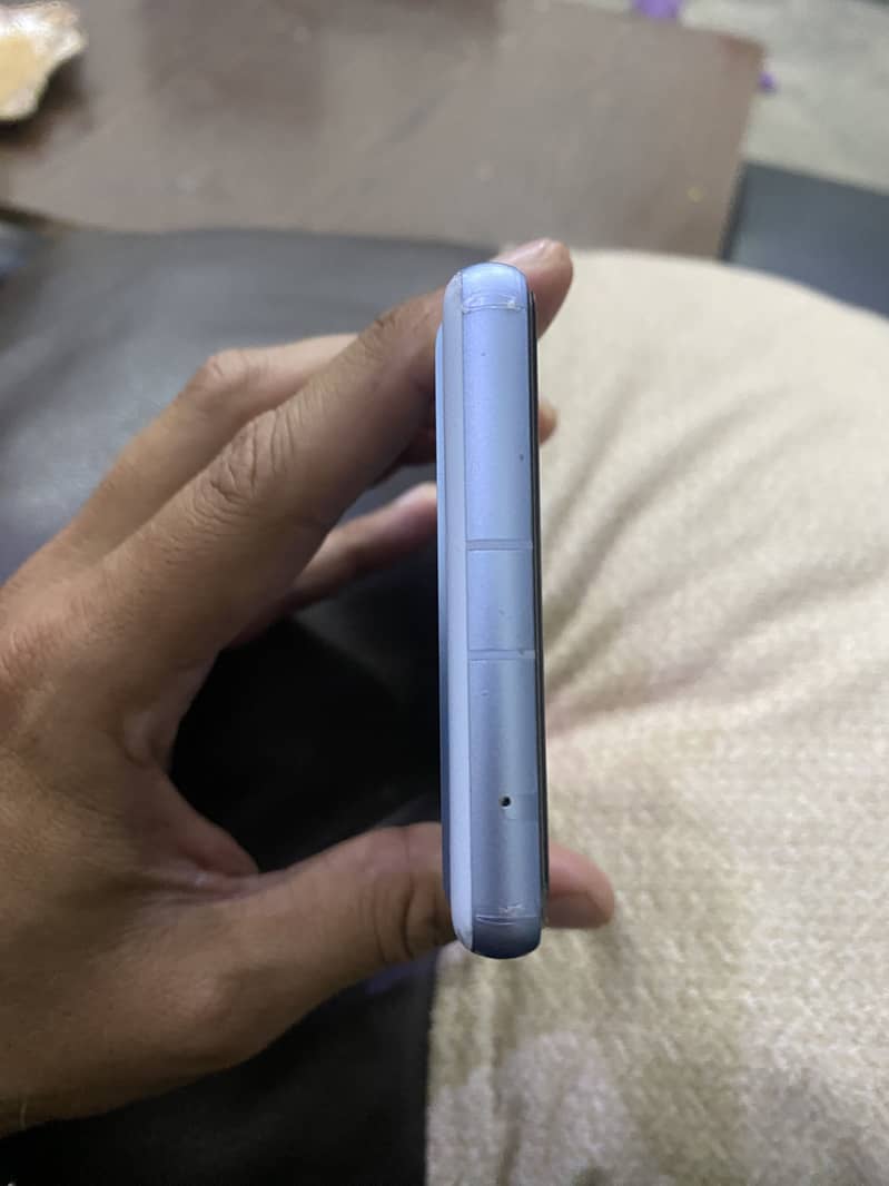 Google Pixel 7a 5