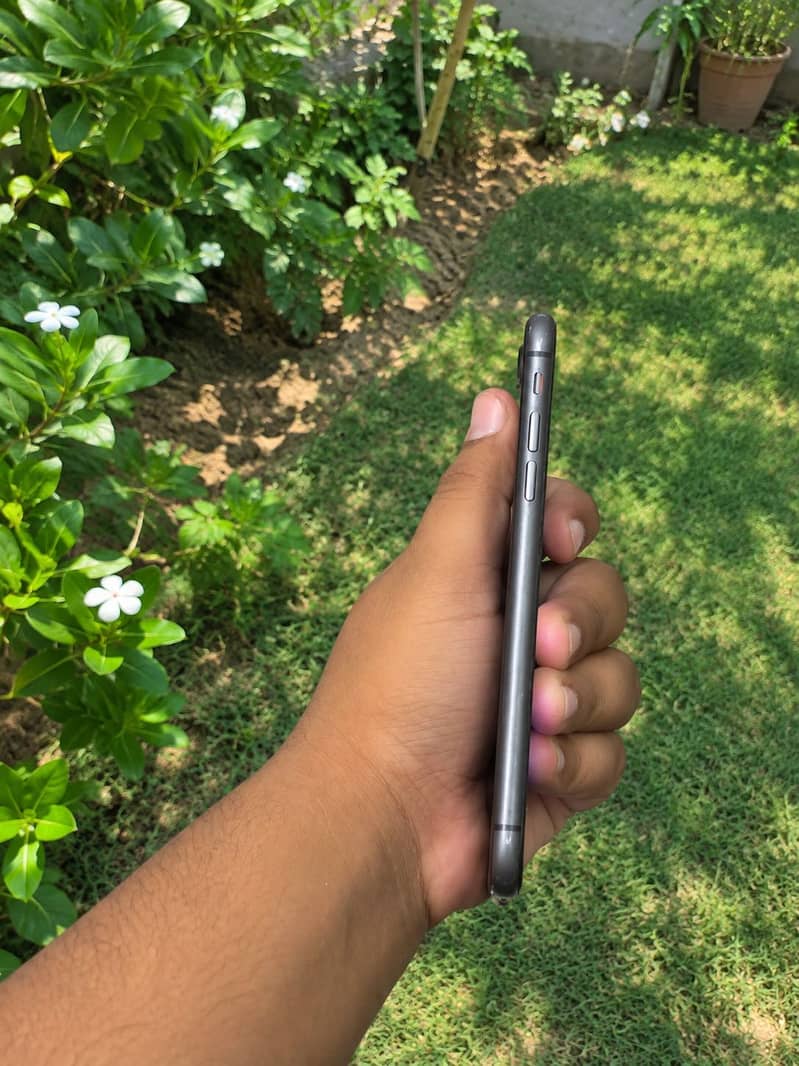 Apple iPhone 11 2