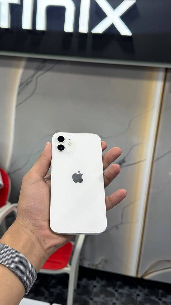 Apple iPhone 12 0