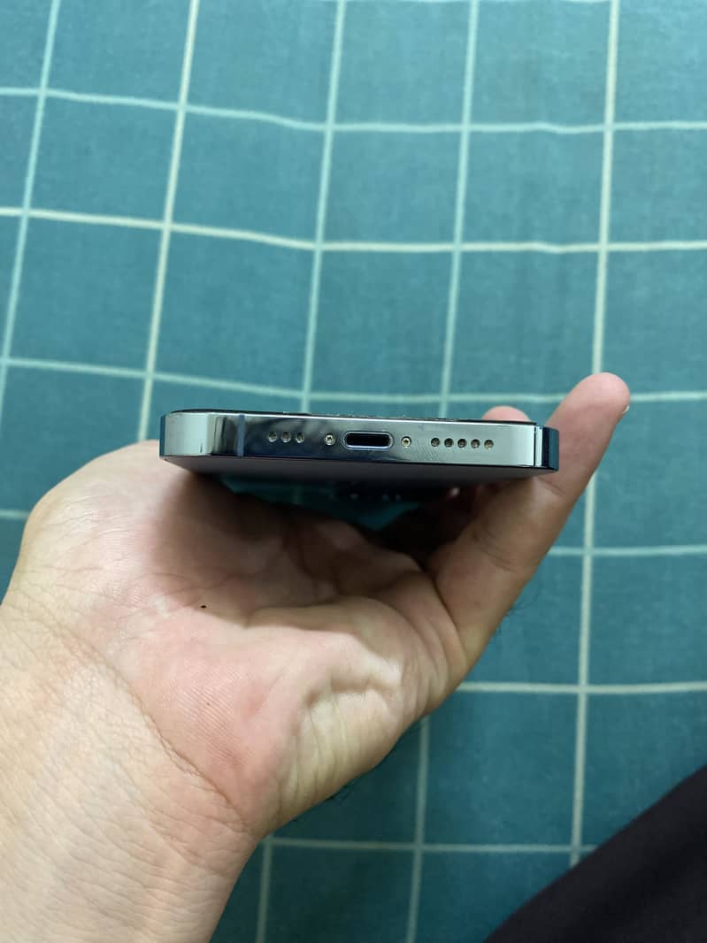Apple iPhone 13 Pro 1