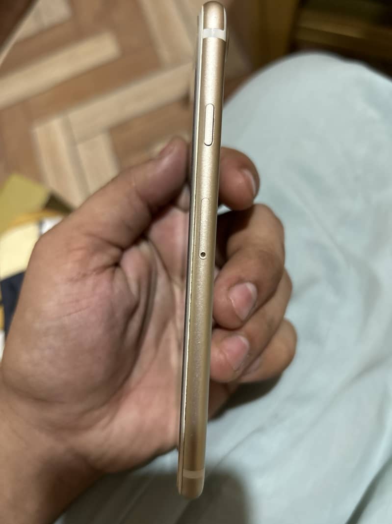 Apple iPhone 7 2
